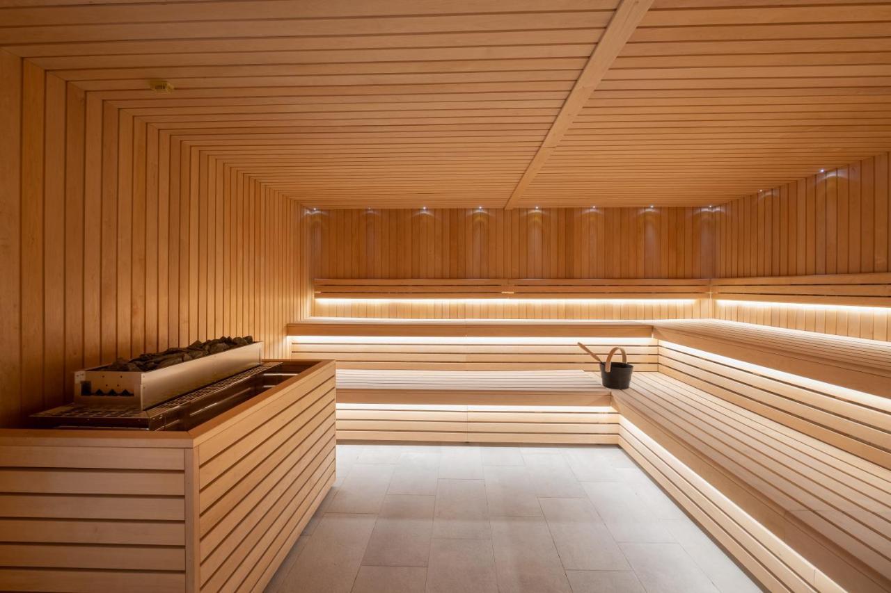 Golden Tulip Lyon Ouest Techlid Hotel & Spa Limonest Bagian luar foto
