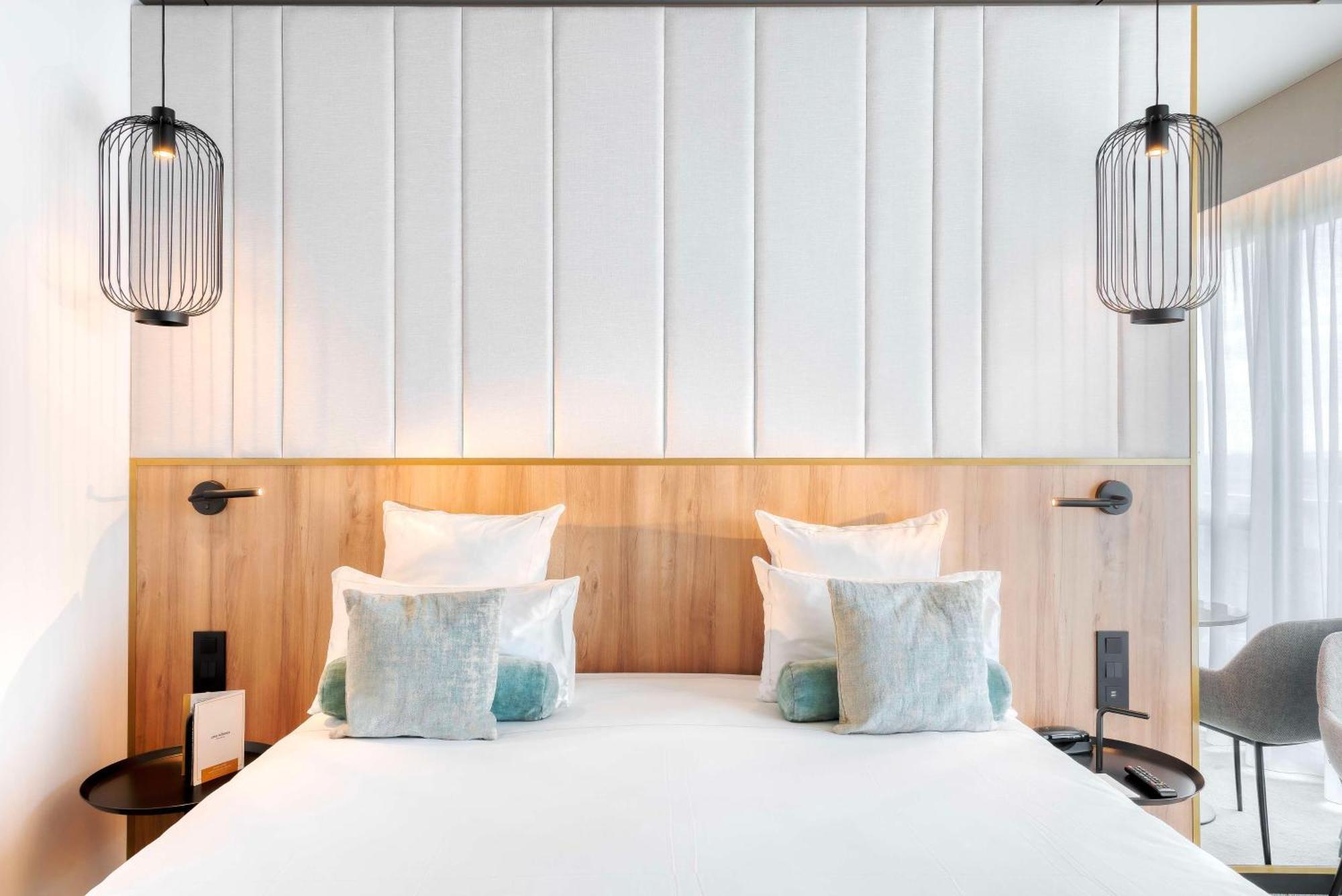 Golden Tulip Lyon Ouest Techlid Hotel & Spa Limonest Bagian luar foto