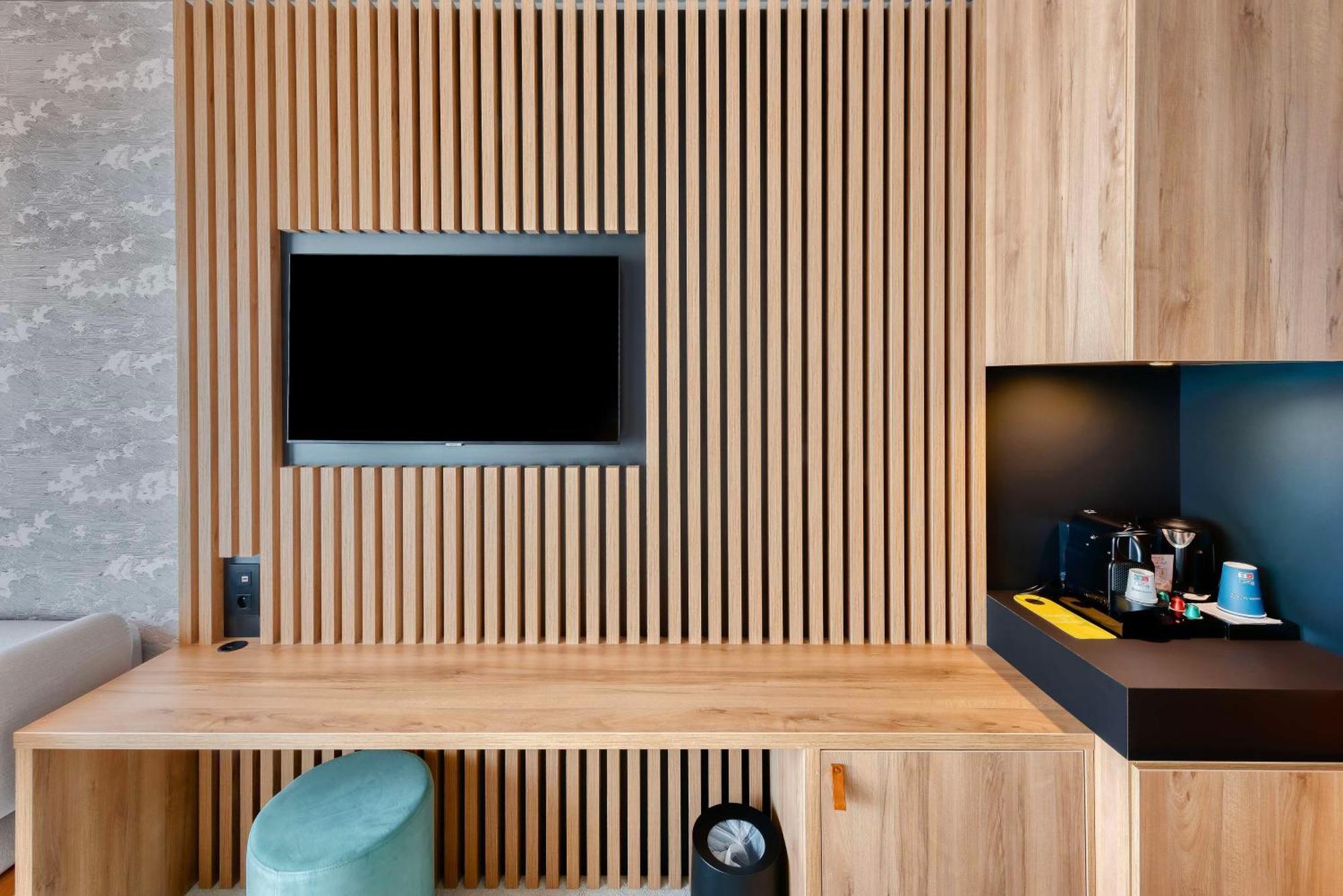 Golden Tulip Lyon Ouest Techlid Hotel & Spa Limonest Bagian luar foto