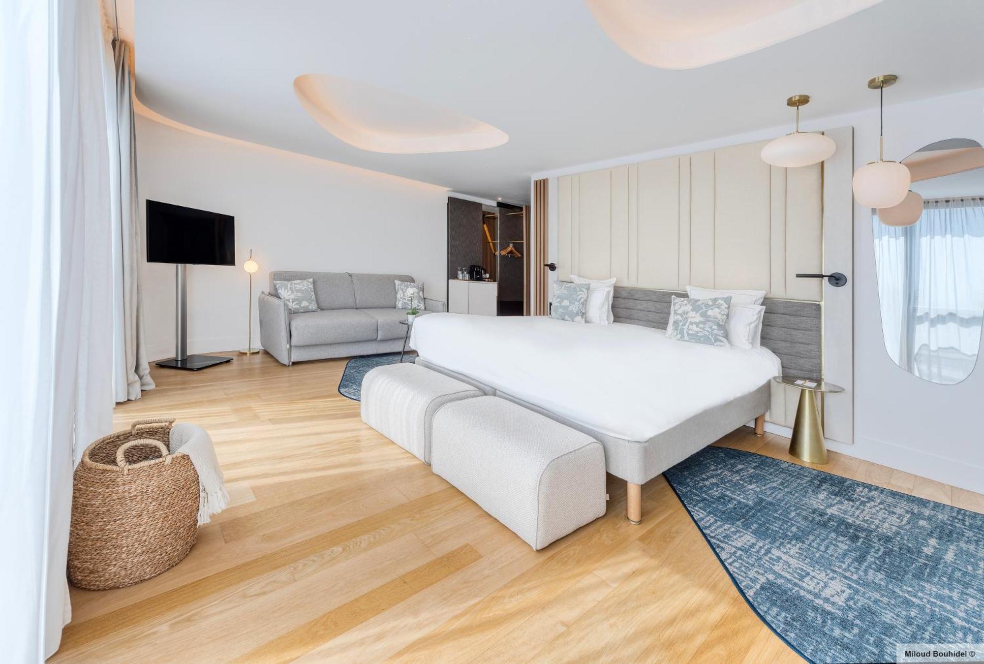 Golden Tulip Lyon Ouest Techlid Hotel & Spa Limonest Bagian luar foto
